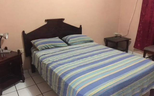 Hotel Iberia комната для гостей