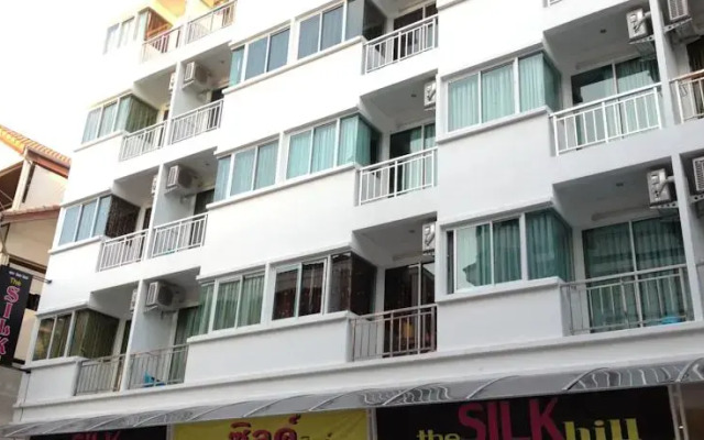 The Silk Hill Hotel вид на фасад