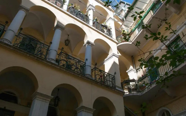 Апартаменты Castle District Apartment балкон