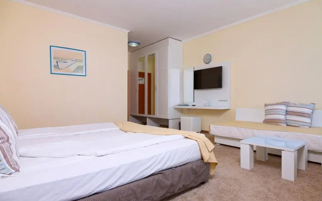 Отель Perla Beach I комната для гостей
