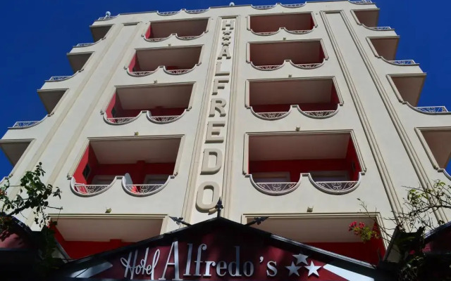 Hotel Alfredo's бассейн