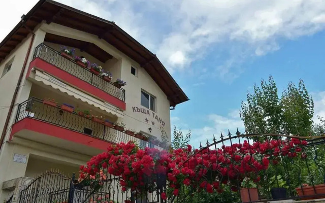 Отель Guest House Tanya вид на фасад