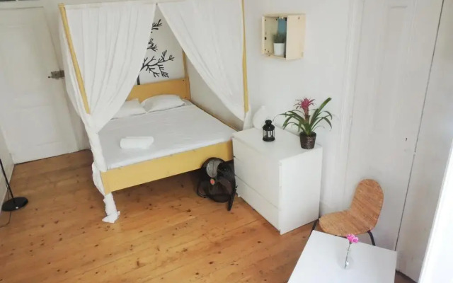 Отель Happy Reception Boutique Hostel Bairro Alto Португалия, Лиссабон - отзывы, цены и фото номеров - забронировать отель Happy Reception Boutique Hostel Bairro Alto онлайн комната для гостей