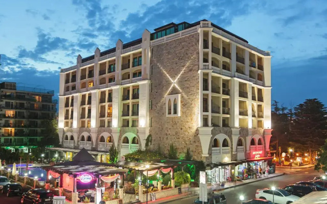 Babylon Hotel вид на фасад
