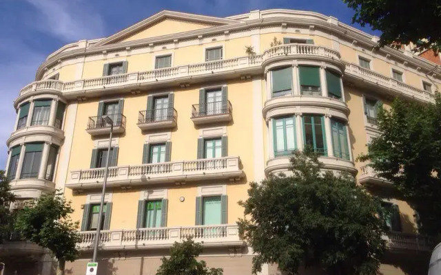 Отель BacHome Barcelona B&B вид на фасад