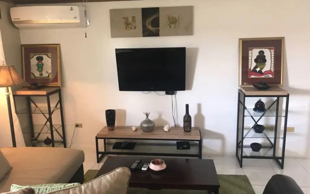 Отель Mango Walk Country Club Suites комната для гостей