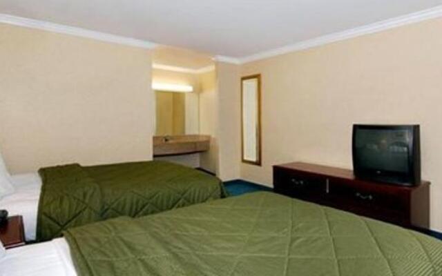 Quality Inn Near City of Hope 2