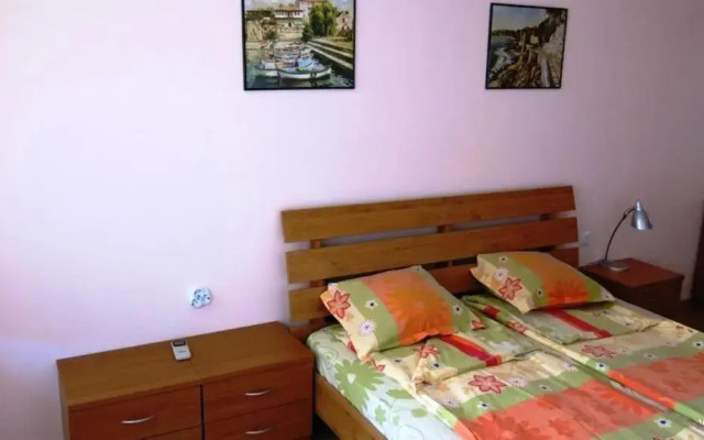 Апартаменты Apartments in Panorama Fort Apartcomplex Елените комната для гостей