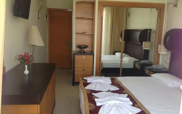 Yali Hotel комната для гостей