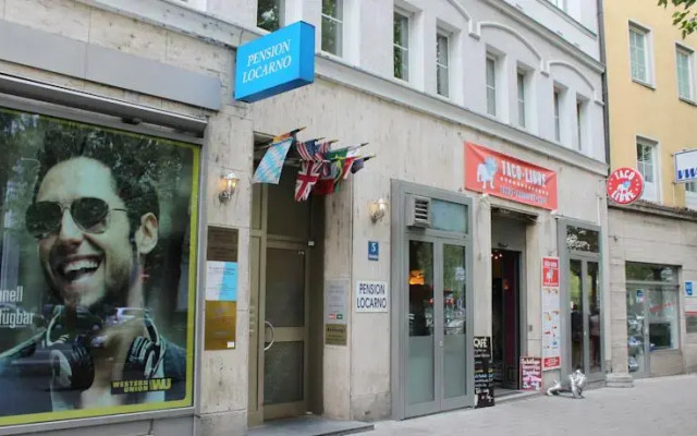 Отель Pension Locarno вид на фасад