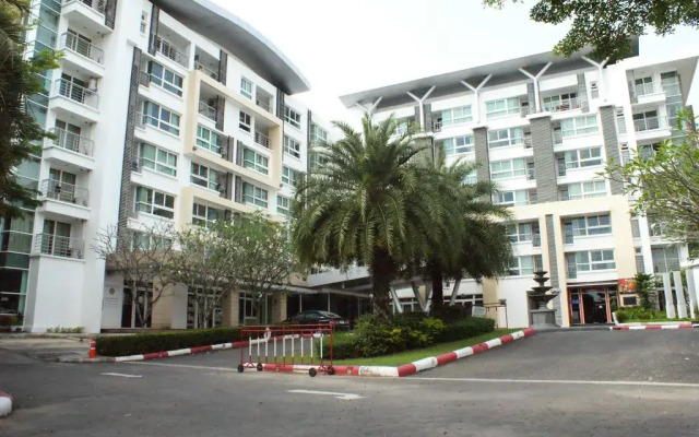 Отель The Royal Place Condominium Пхукет парковка