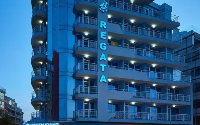 Отель Family Hotel Regata Болгария, Поморие - отзывы, цены и фото номеров - забронировать отель Family Hotel Regata онлайн вид на фасад