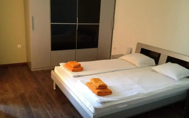 Отель Hi-Tech two bedroom apartment Болгария, Золотые пески - отзывы, цены и фото номеров - забронировать отель Hi-Tech two bedroom apartment онлайн комната для гостей