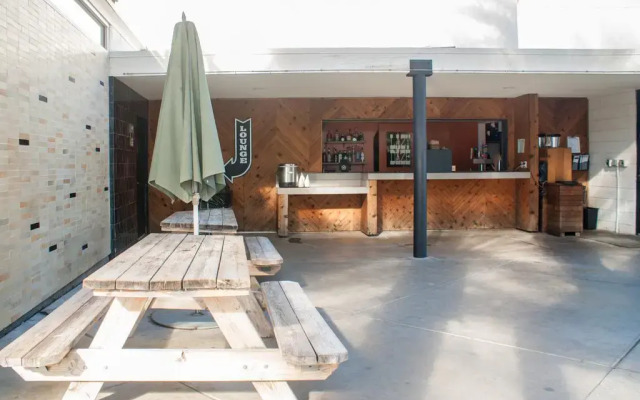 Ace Hotel and Swim Club вид на фасад