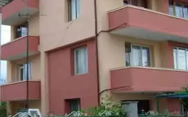 Отель Guest House Todorovi вид на фасад