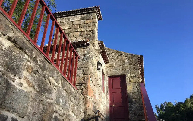 Отель Ribeira dos Caldeirões вид на фасад