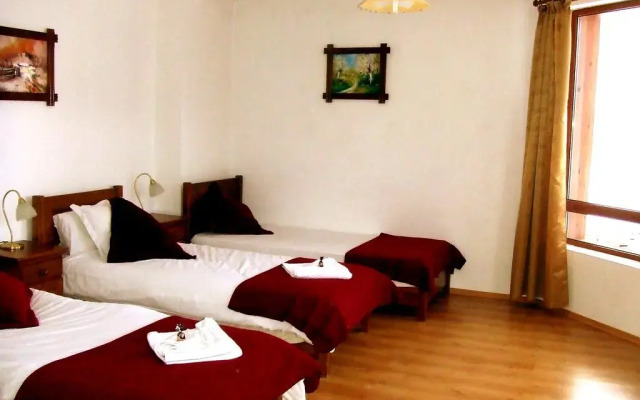 Hotel "chalet Diana" Банско комната для гостей