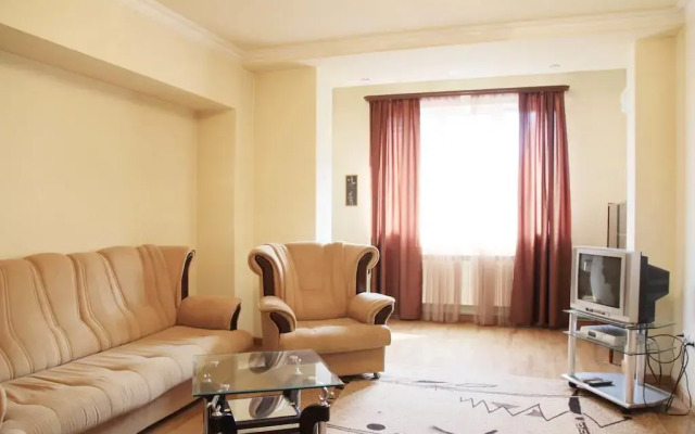Апартаменты Lux Central Apartments комната для гостей