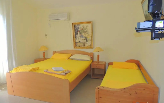 Отель Rooms Villa Desa комната для гостей
