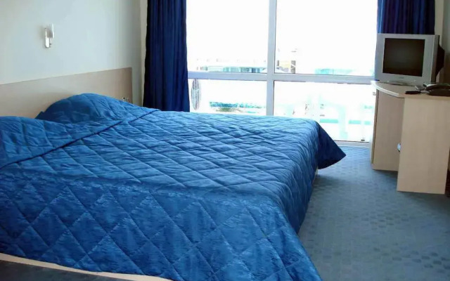 Апартаменты Gt Sky Holiday Apartments Свети Влас комната для гостей
