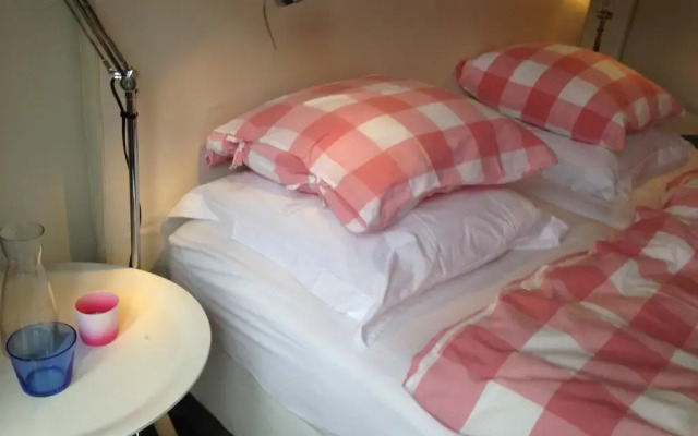Отель Amsterdam The Blossom Room Нидерланды, Амстердам - отзывы, цены и фото номеров - забронировать отель Amsterdam The Blossom Room онлайн комната для гостей