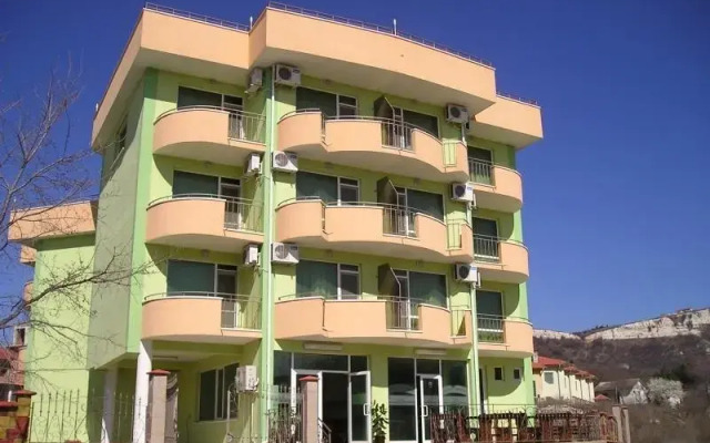 Anelia Family Hotel вид на фасад