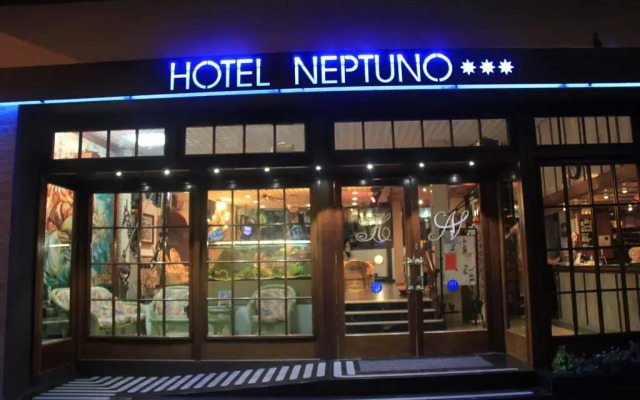 Отель Apartamentos Neptuno вид на фасад