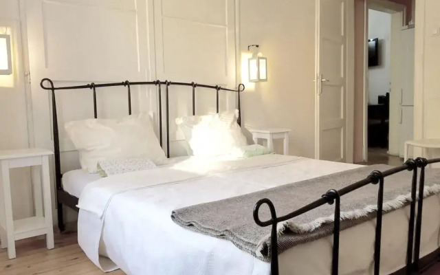 Отель Interhost Guest rooms and apartments Болгария, София - отзывы, цены и фото номеров - забронировать отель Interhost Guest rooms and apartments онлайн комната для гостей
