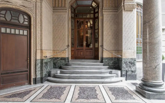 Отель Milan Royal Suites - Centro Cadorna Италия, Милан - отзывы, цены и фото номеров - забронировать отель Milan Royal Suites - Centro Cadorna онлайн вид на фасад