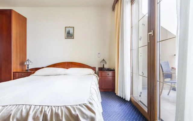 Hotel Miramare Njivice Croatia Zenhotels - 
