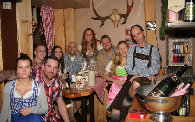 Alm Hostel питание