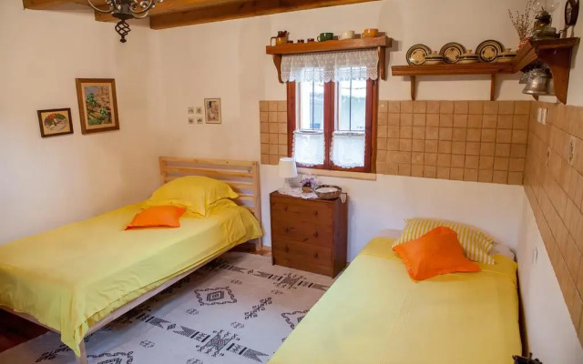 Отель Chiflik Elena Guest House Болгария, Шумен - отзывы, цены и фото номеров - забронировать отель Chiflik Elena Guest House онлайн комната для гостей