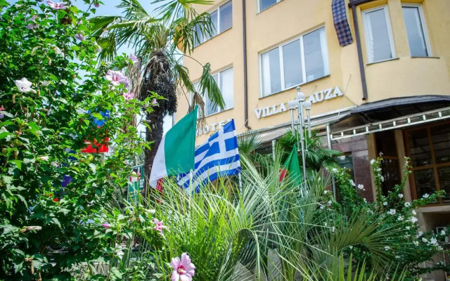 Гостиница Villa Rauza вид на фасад