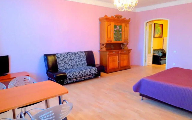 Апартаменты Apartments na Naberezhnoy Kutuzova комната для гостей