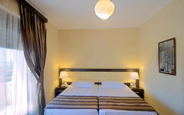 Отель Tropikal Resort Дуррес комната для гостей
