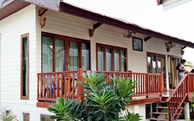 Отель Chai Pattchara Resort Таиланд, Пак-Нам-Пран - отзывы, цены и фото номеров - забронировать отель Chai Pattchara Resort онлайн балкон