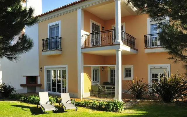 Отель Townhouse Praia Del Rei вид на фасад