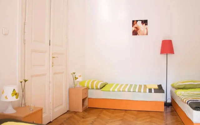 Butterfly Hostel & Guesthouse комната для гостей