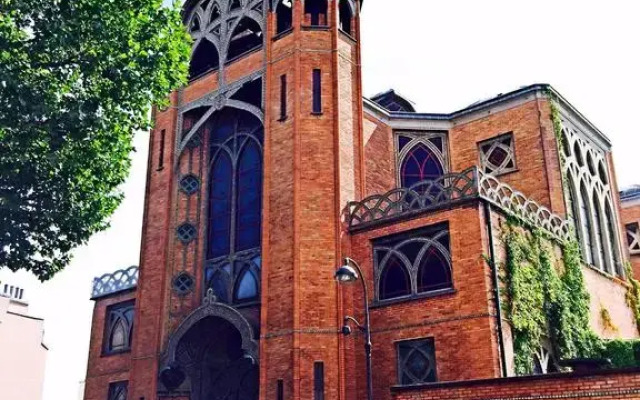 Отель Studios Paris Bed & Breakfast Le Jardin de Montmartre вид на фасад