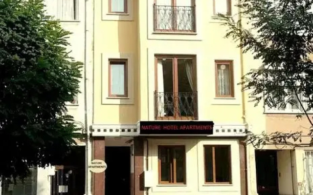 Nature Hotel Apartments вид на фасад