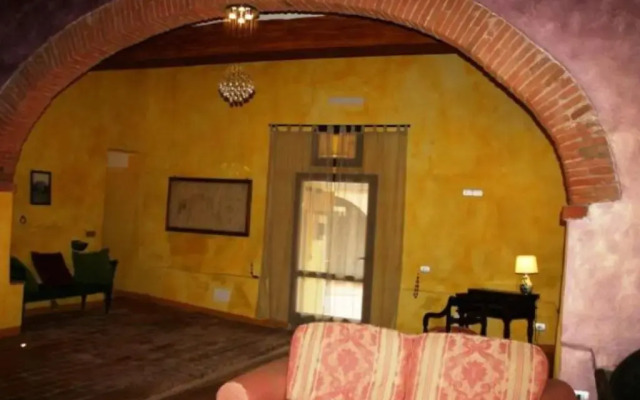 Отель Agriturismo I Poggi Gialli Синалунга комната для гостей