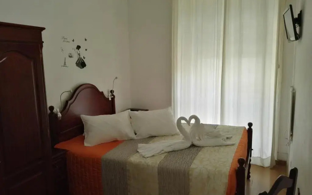 Отель Portfolio Guest House комната для гостей