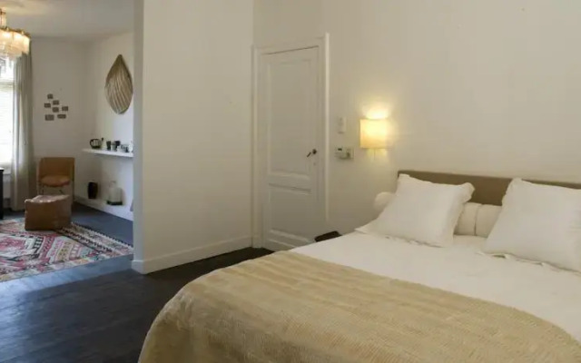 Отель B&B Antwerp комната для гостей