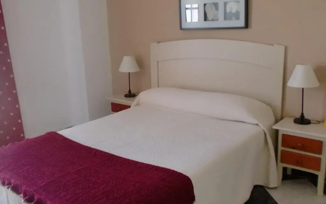 Отель Hostal Los Rosales комната для гостей