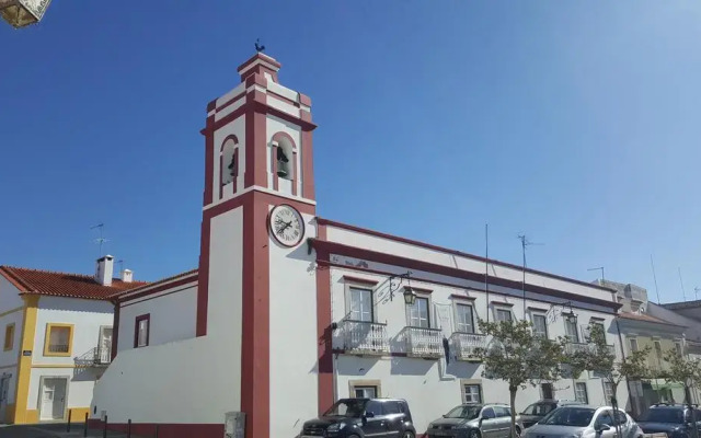 Hotel Dom Jorge de Lencastre вид на фасад