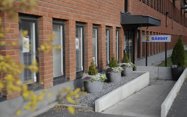 STF Gärdet Hotel & Hostel вид на фасад