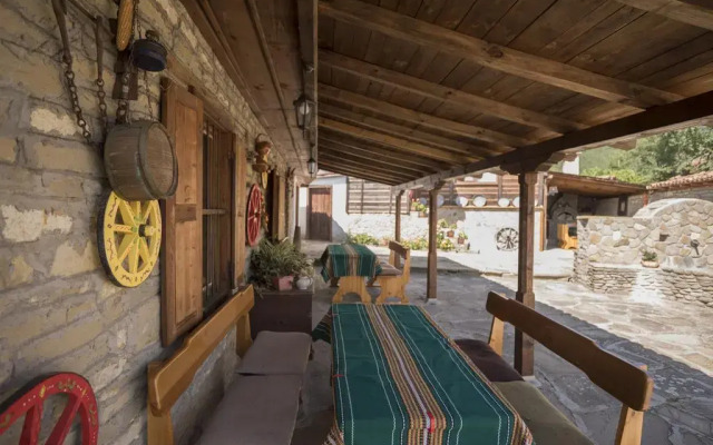Отель Guesthouse Imalo Edno Vreme вид на фасад