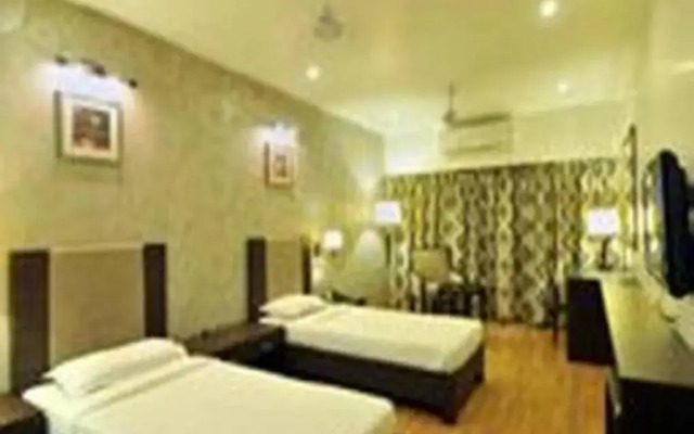 Hotel Aditya комната для гостей
