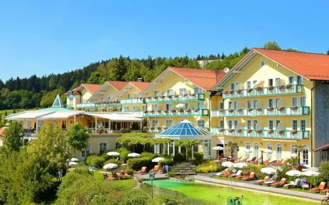 Отель Sport- & Wellnesshotel Angerhof вид на фасад