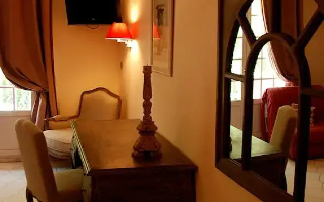 Hotel Les Mazets Des Roches